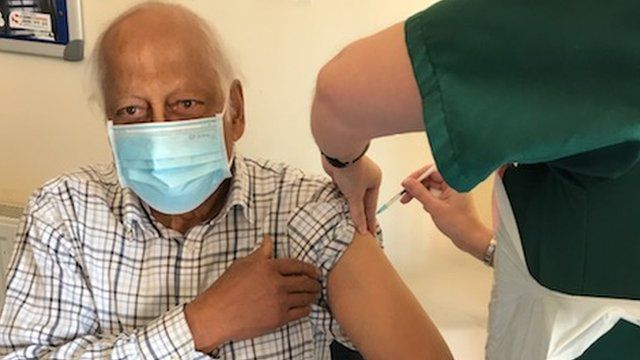 Ray Singh getting vaccine