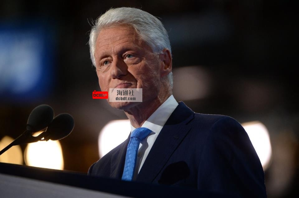Former President Bill Clinton speaks on Day 2 of the Democratic Natio<em></em>nal Co<em></em>nvention at the Wells Fargo Center, in Philadelphia, Pennsylvania, U.S., July 26, 2016. (AFP Photo)