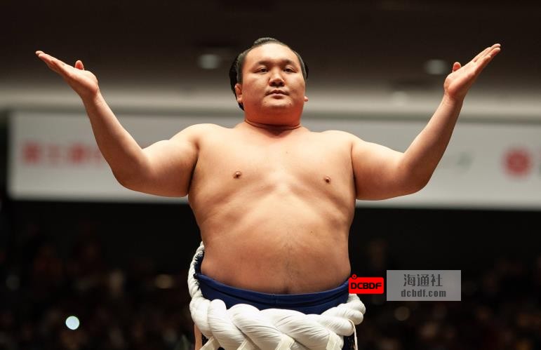 Hakuho's legacy includes 45 Emperor's Cups and 1,187 career wins. | JOHN GUNNING 